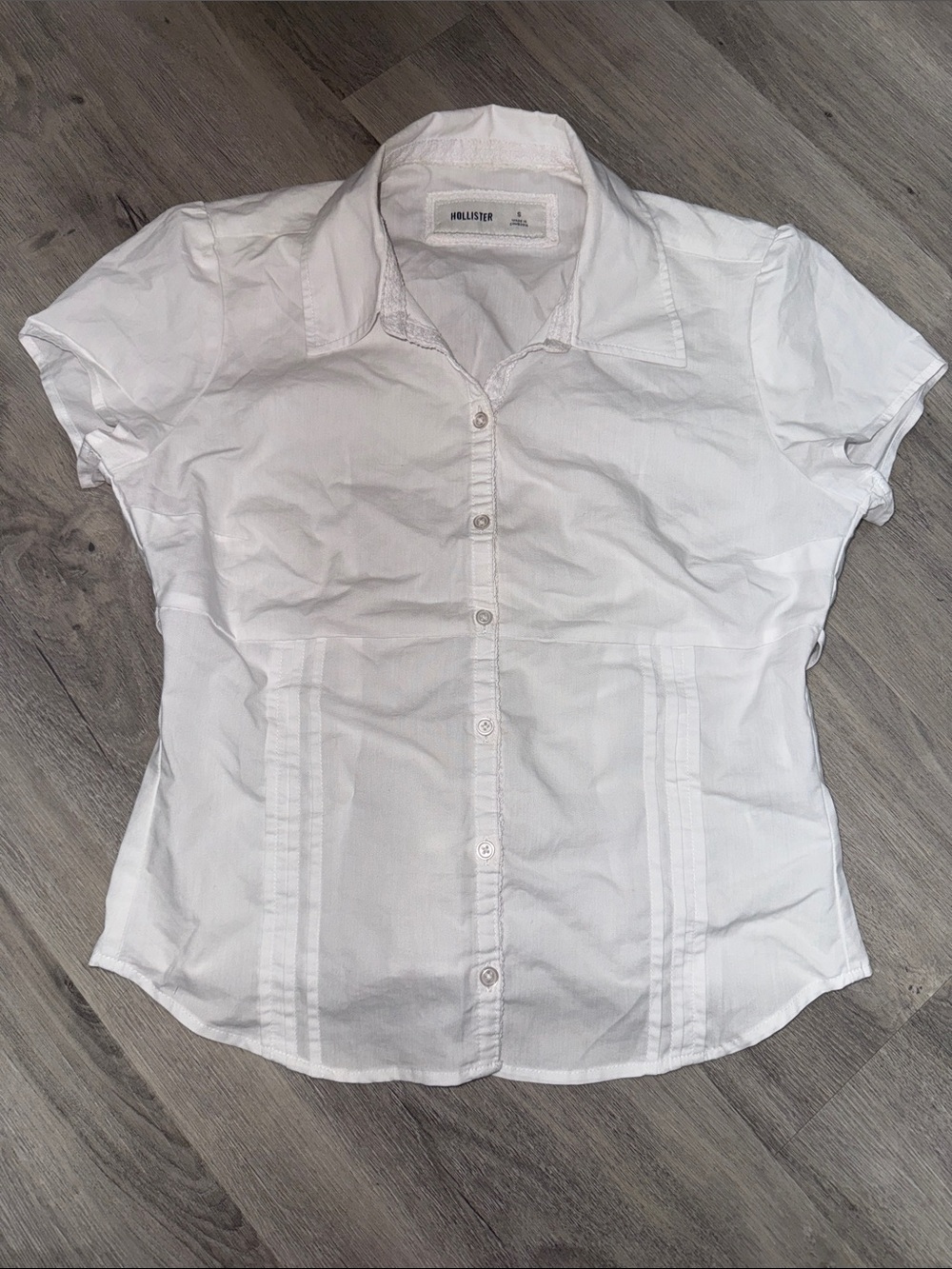 4th of July Hollister Women's White Short Sleeve Button-Down Shirt with Tie